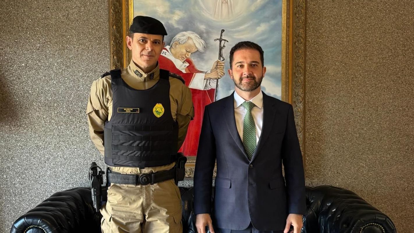 Presidente da OAB Palmas recebe novo comandante do 12º Batalhão da PM em reunião institucional